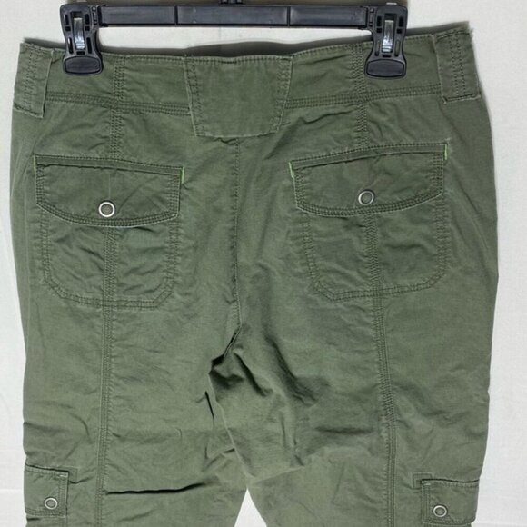 Eddie Bauer Mercer Fit Green Cargo Capri Pants 8 - Picture 11 of 16